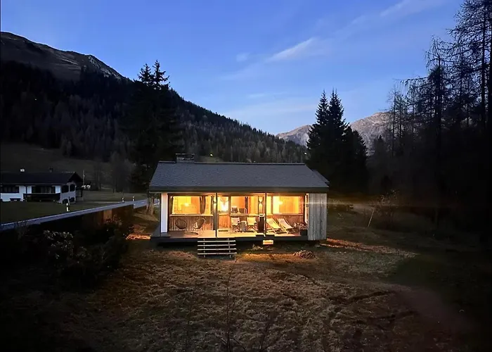 Chalet Horn Trailside Retreat * Davos
