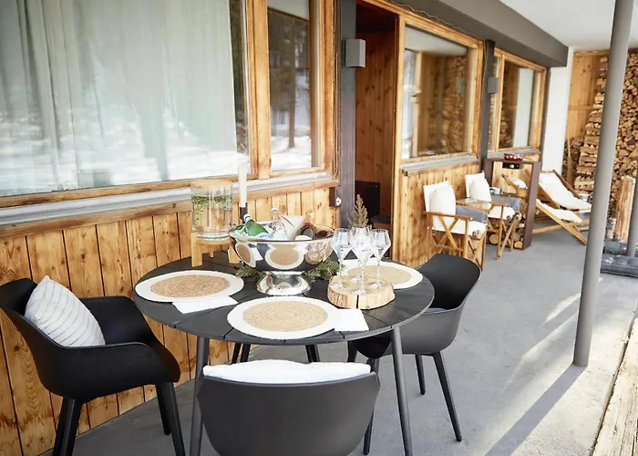 Chalet Horn Trailside Retreat * Davos